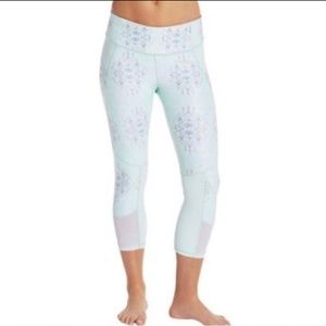 CALIA by Carrie Underwood Womens Capri Mandala Mesh Leggings Medium Mint Green